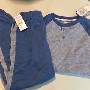 NWT Boys size med (8/10)